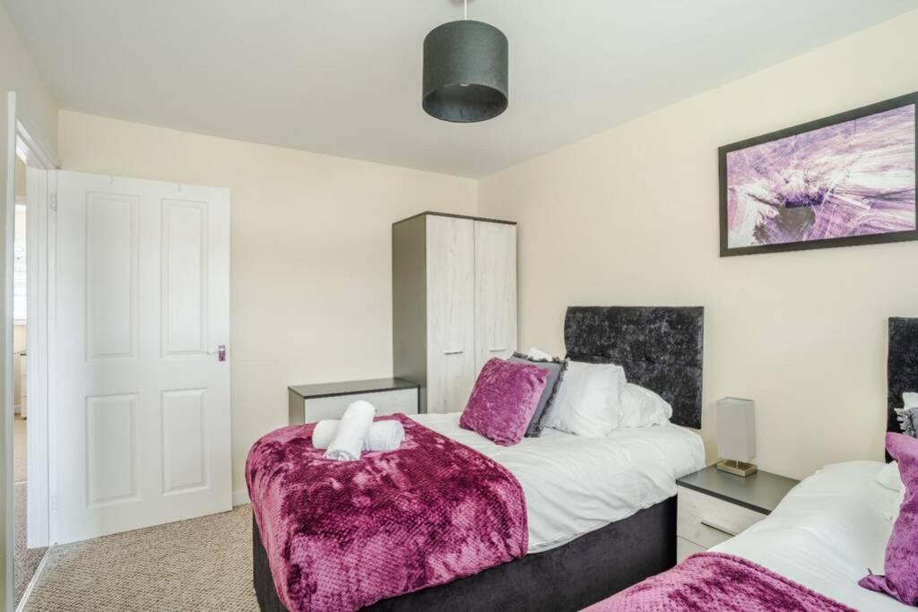 Off Road Parking, Smart Tv In Each Room! Swansea Exterior photo