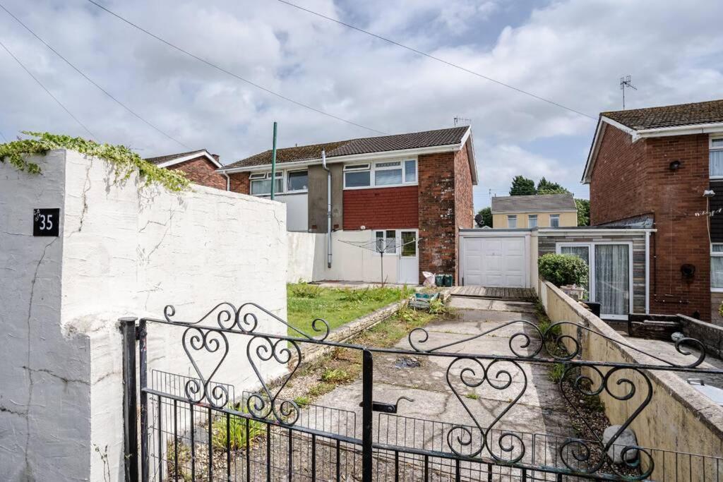 Off Road Parking, Smart Tv In Each Room! Swansea Exterior photo