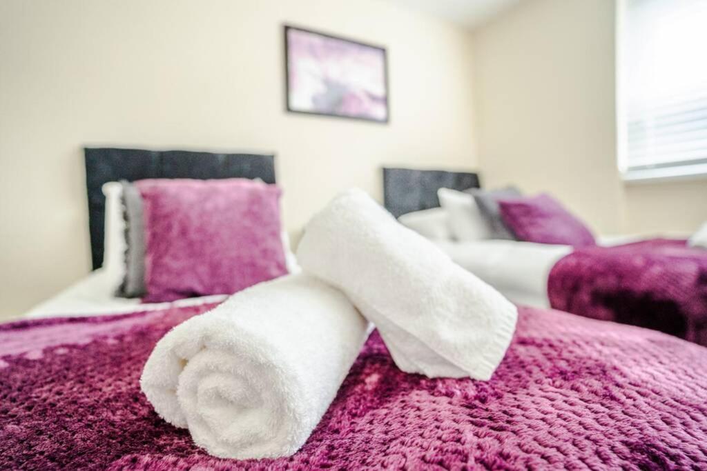 Off Road Parking, Smart Tv In Each Room! Swansea Exterior photo